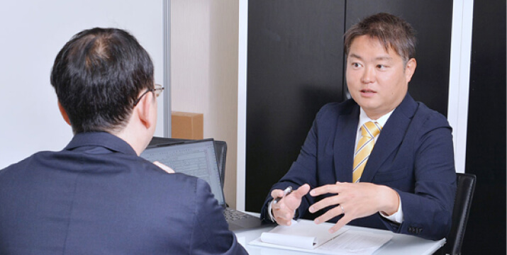 税理士とお客様打ち合わせ